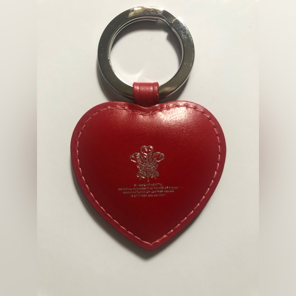 New in Box! Ettinger Sterling Heart Red Leather Key Fob - Picture 9 of 9